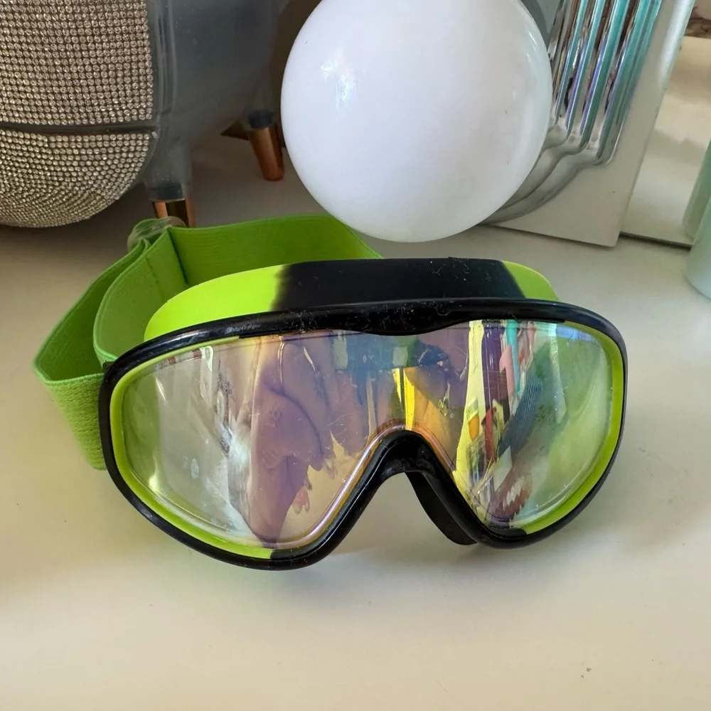 3/$15 Green Kids Goggles Kids Goggles Green Black Youth Swim Pool Sport